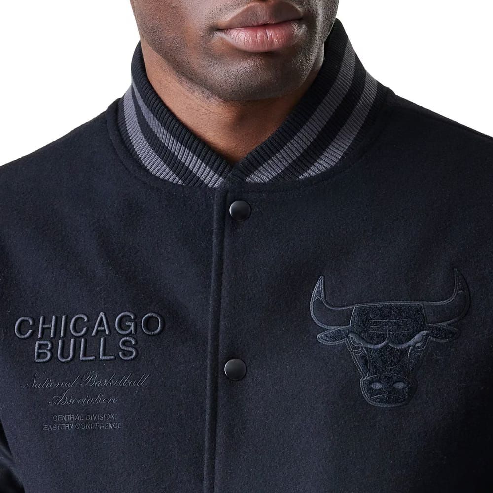 Chicago Bulls NBA Varsity College Jacke Black on Black - New Era
