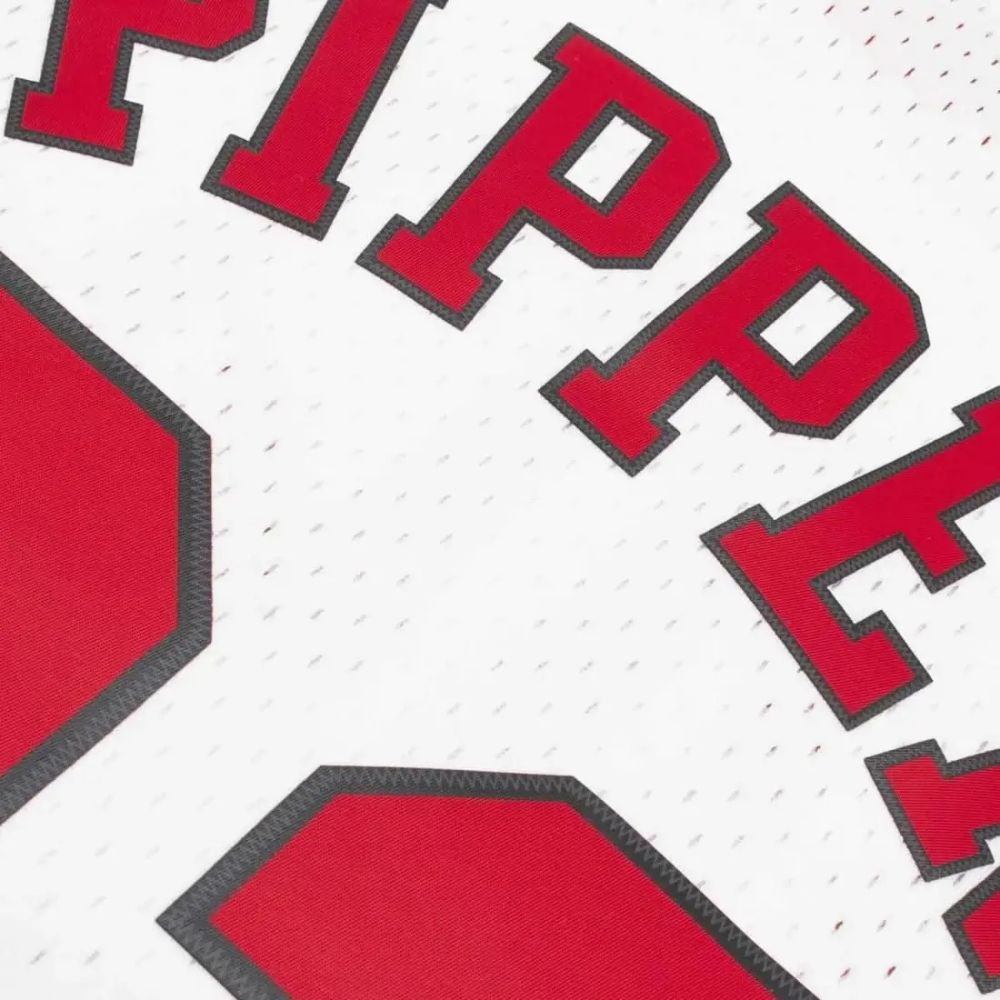 Chicago Bulls Scottie Pippen White 1997/98 Hardwood Classics Swingman Player Jersey