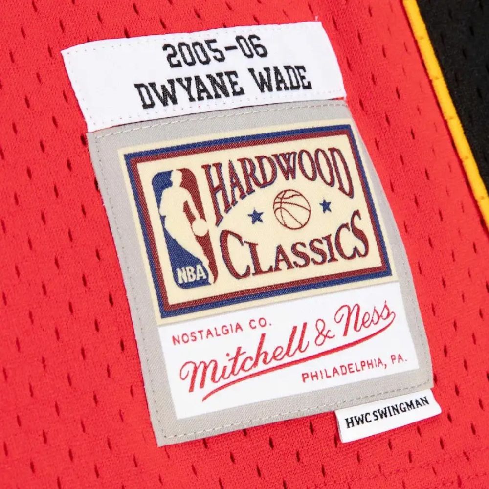 Miami Heat Dwyane Wade Red 2005/06 Swingman Jersey - Mitchell & Ness