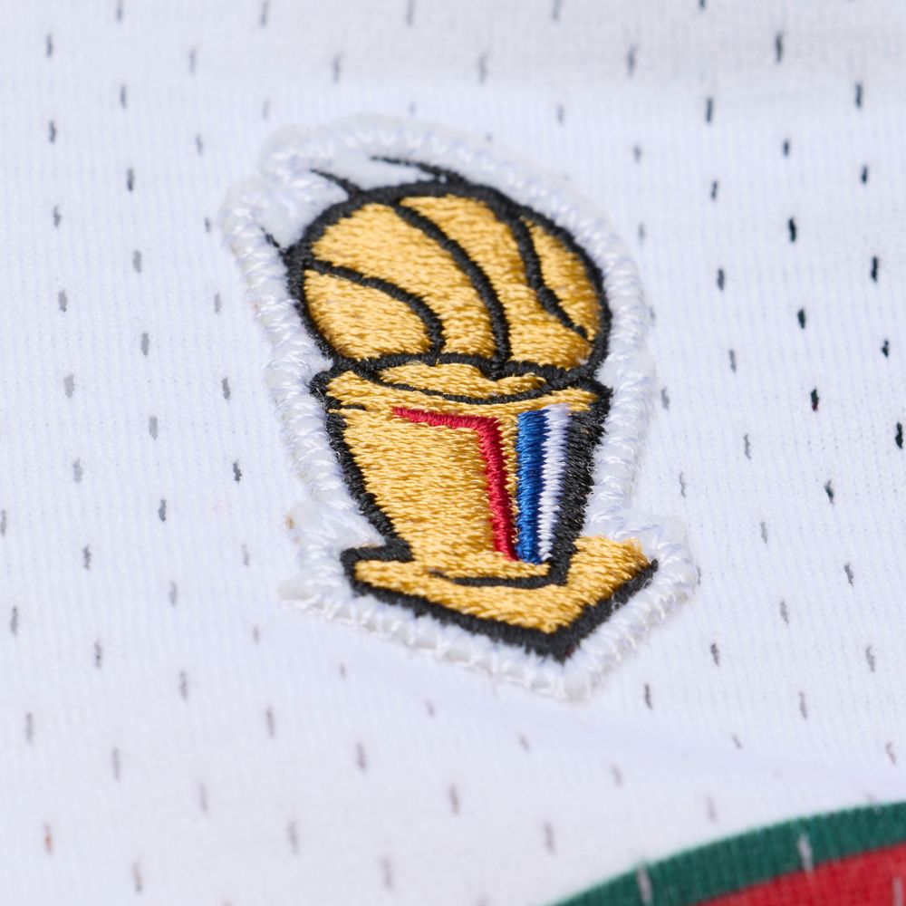 Shawn Kemp Seattle SuperSonics 1995-96 White Authentic Jersey - Mitchell & Ness