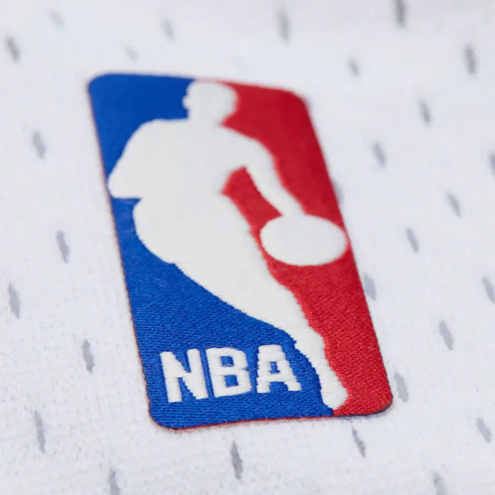 Kevin Garnett White Minnesota Timberwolves 2003/04 Swingman Jersey - Mitchell & Ness