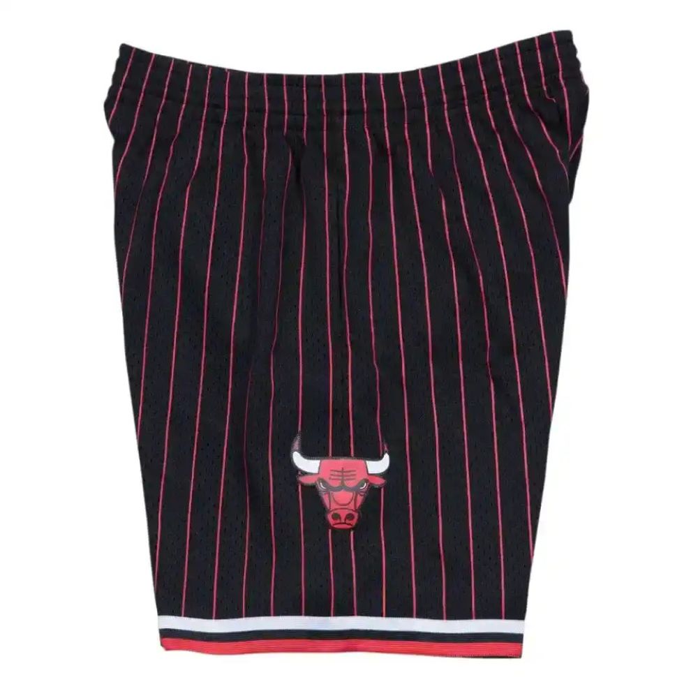 Chicago Bulls 1996-97 Black Alternate Swingman Shorts - Mitchell & Ness